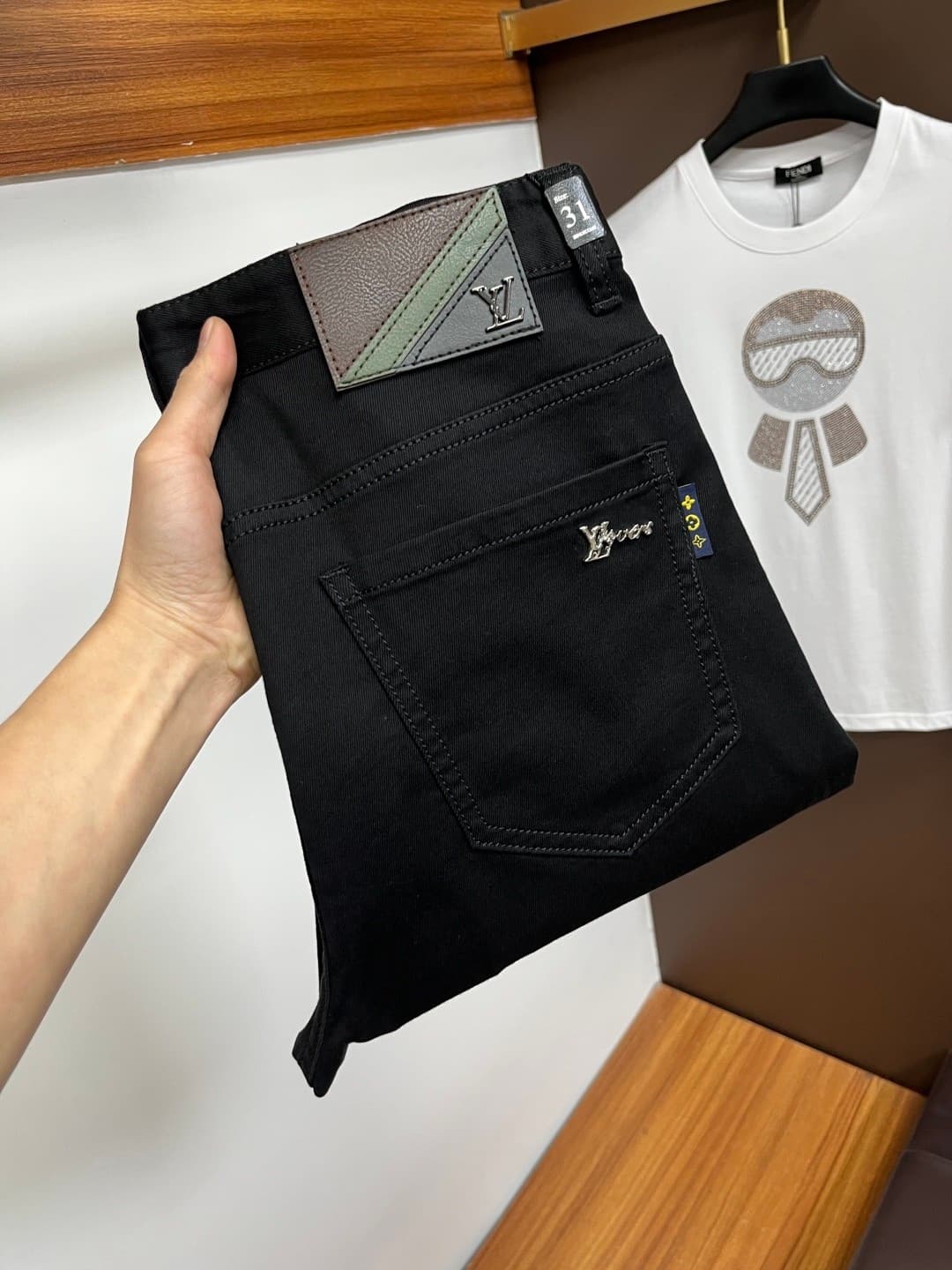 L X V Jeans