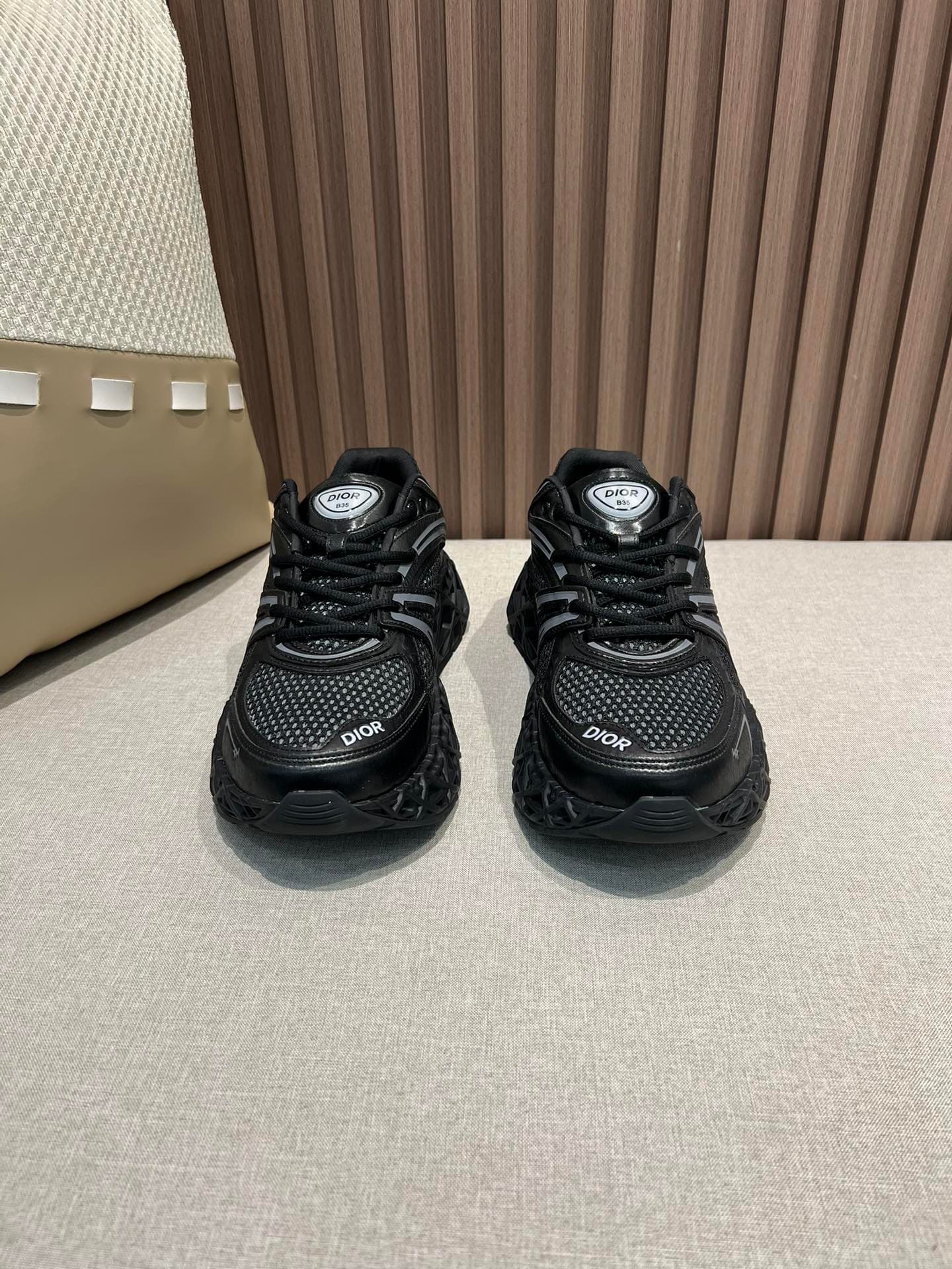 DR Sneaker