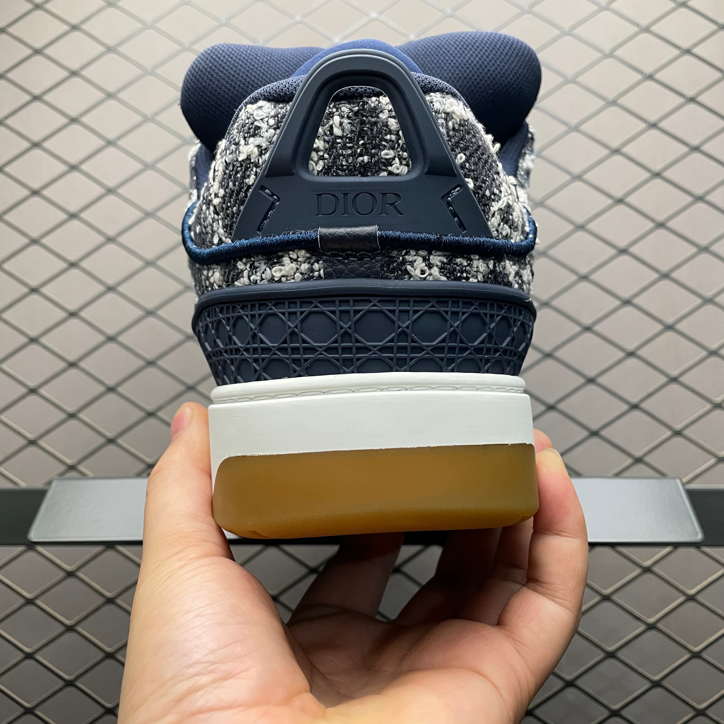 DR B9S Sneakers