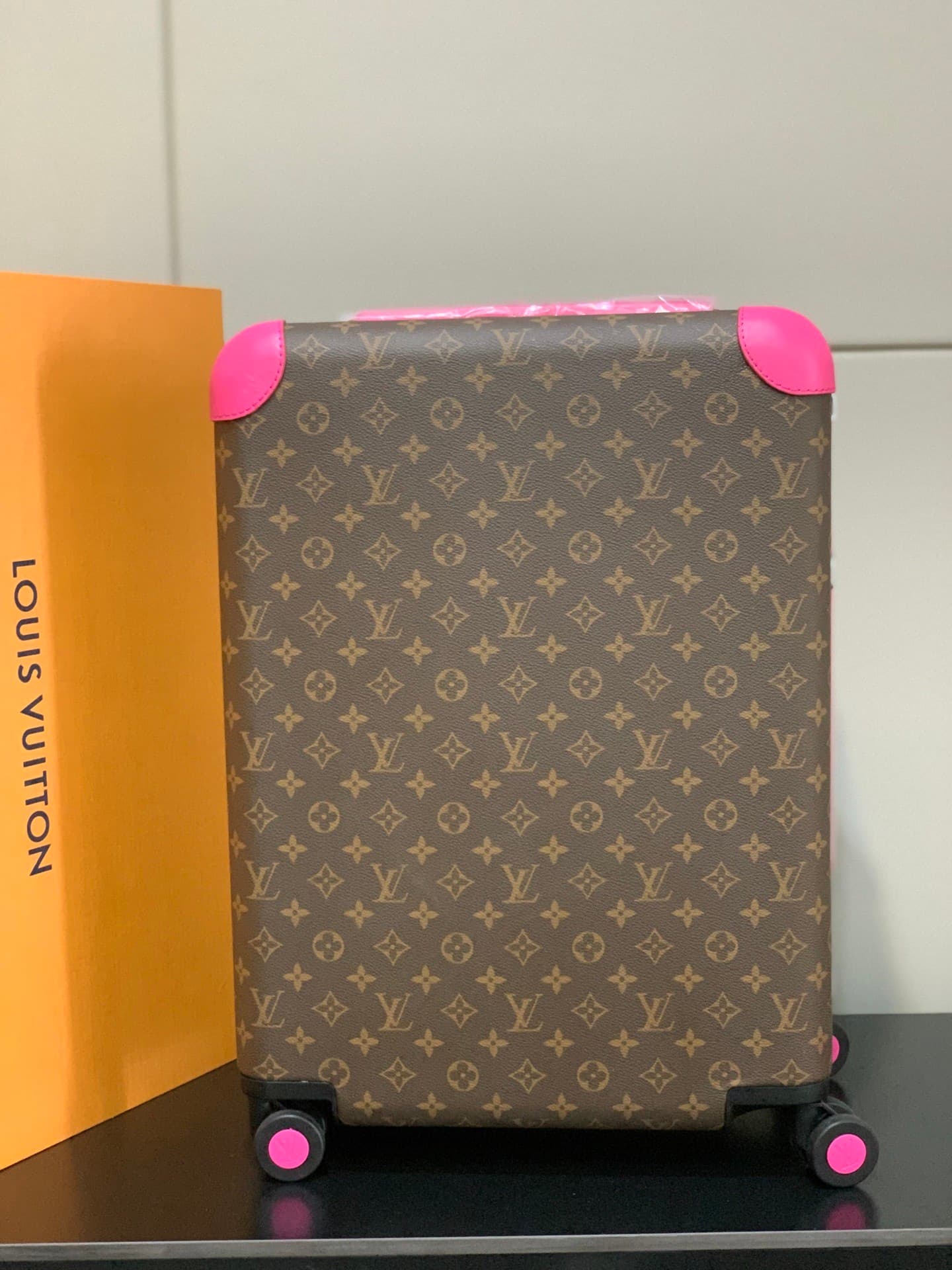 L X V Suitcase Size:55x38x21cm(Multiple colors)