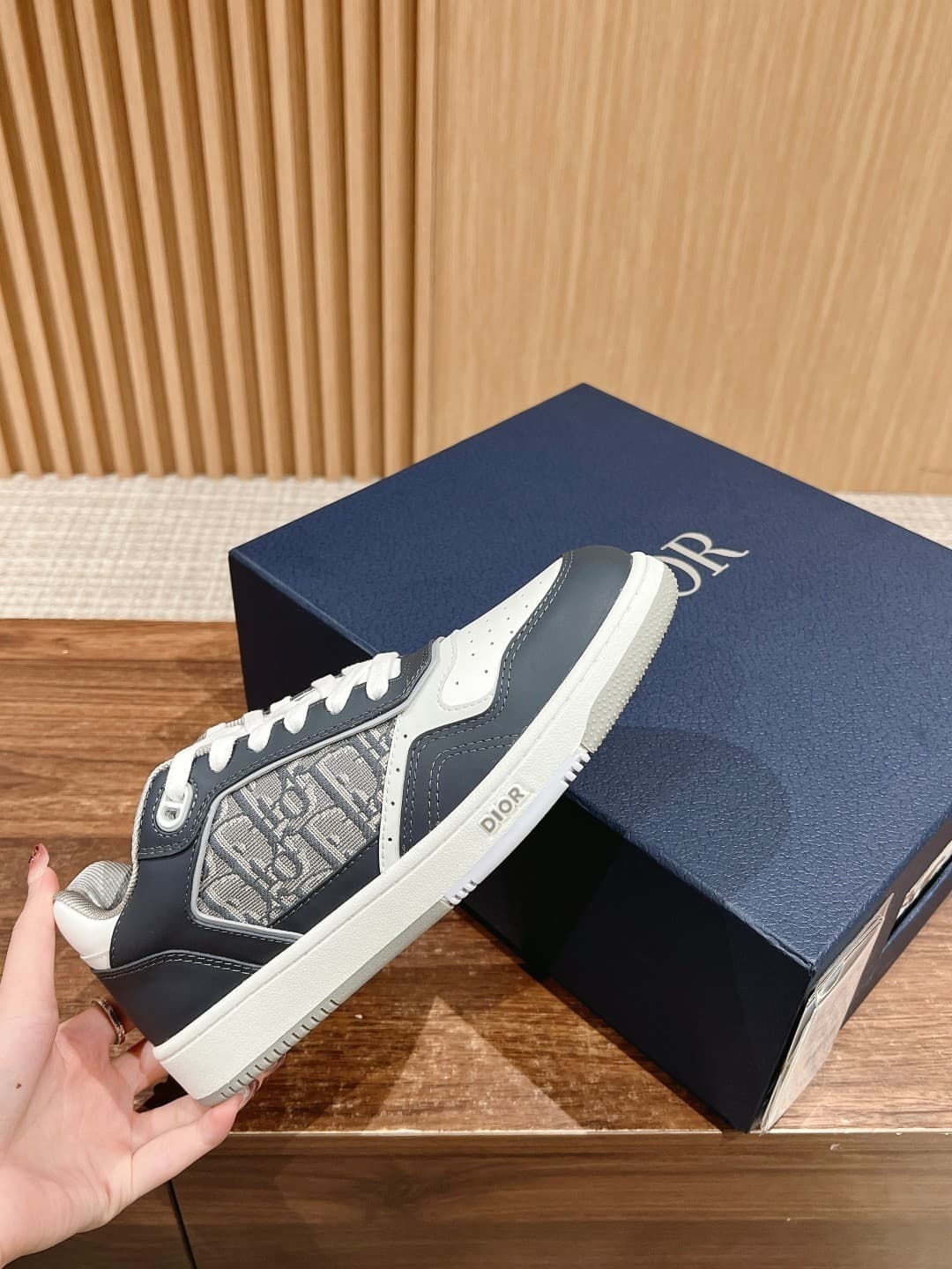 DR B27 sneaker