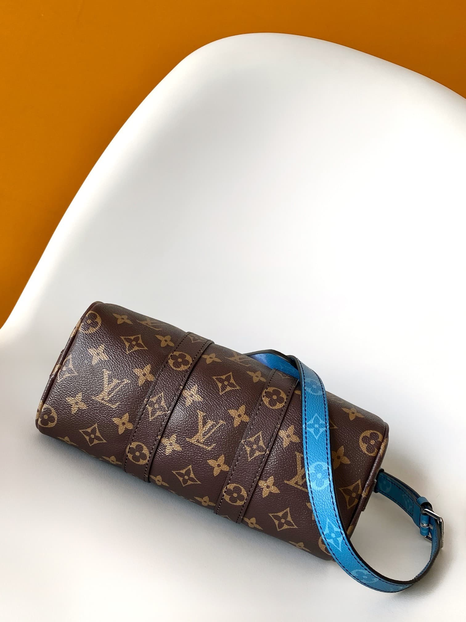 L X V Keepall Bandoulière 25 M28026 Size:25x15x11cm
