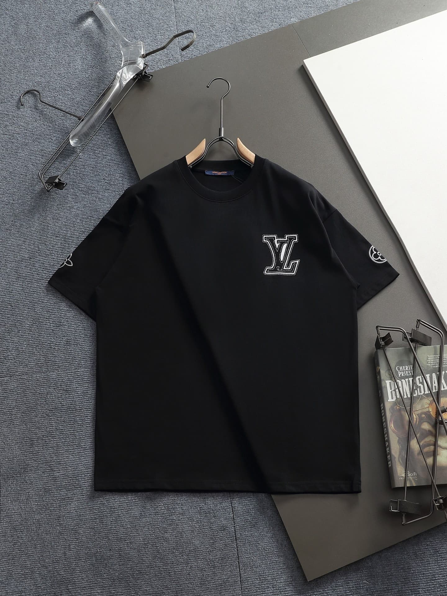 L X V T-shirt