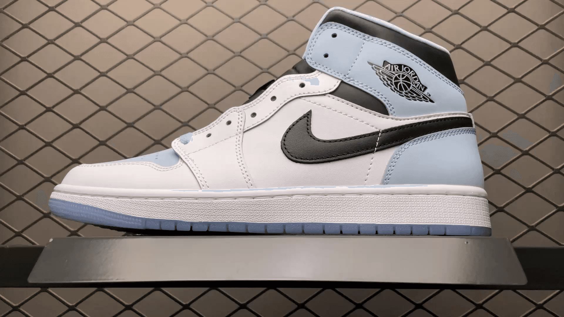 JRD 1 Mid SE Ice Blue DV1308-104