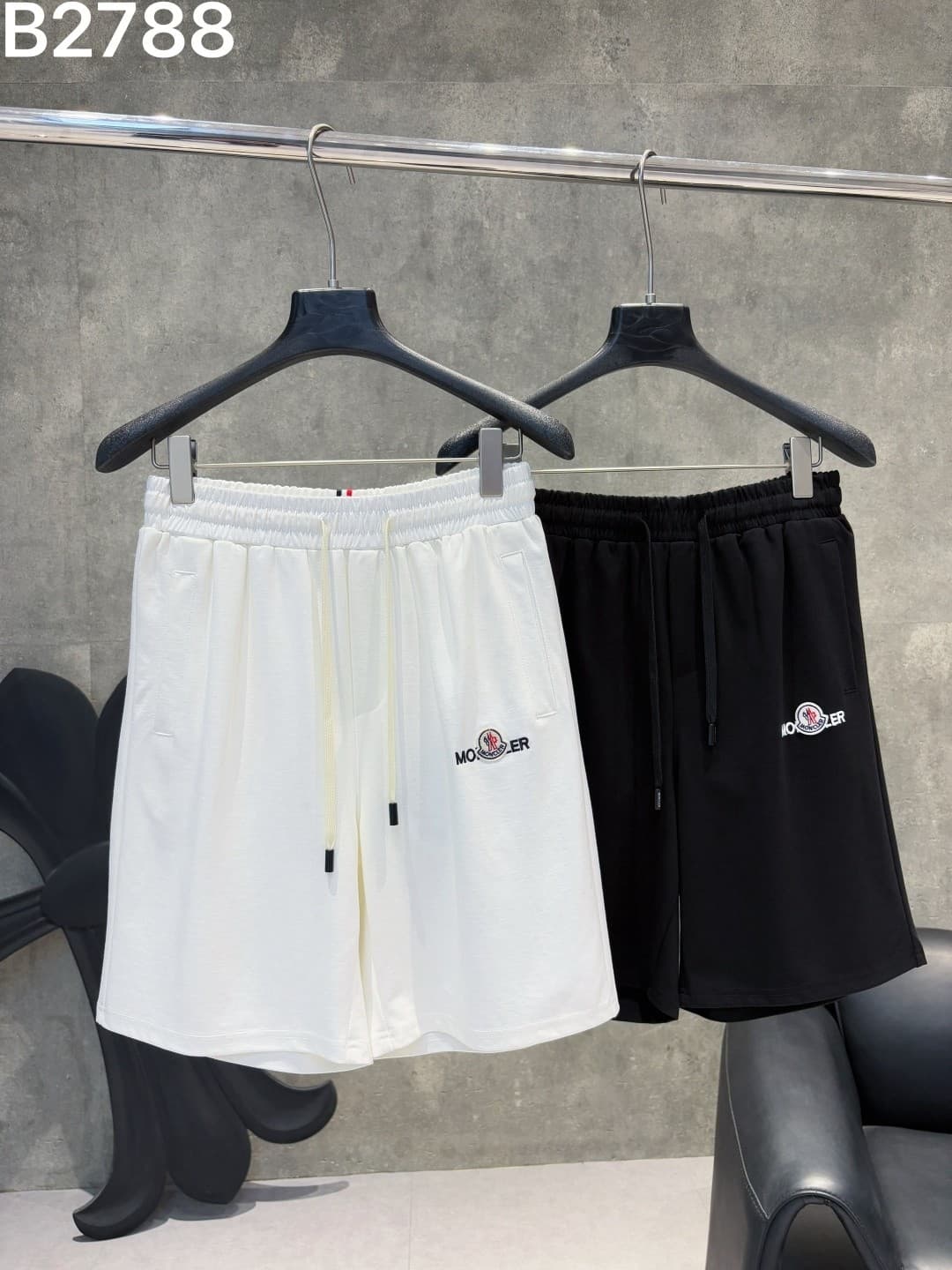 MONC Shorts(Multiple colors)