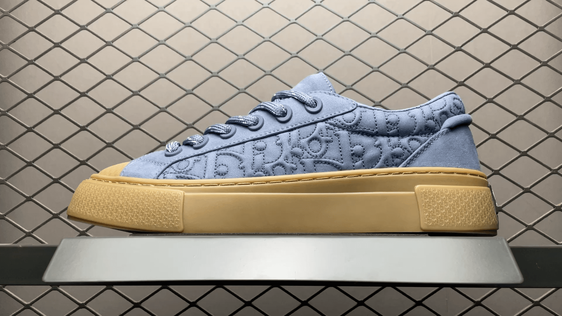 DR B33 Sneaker