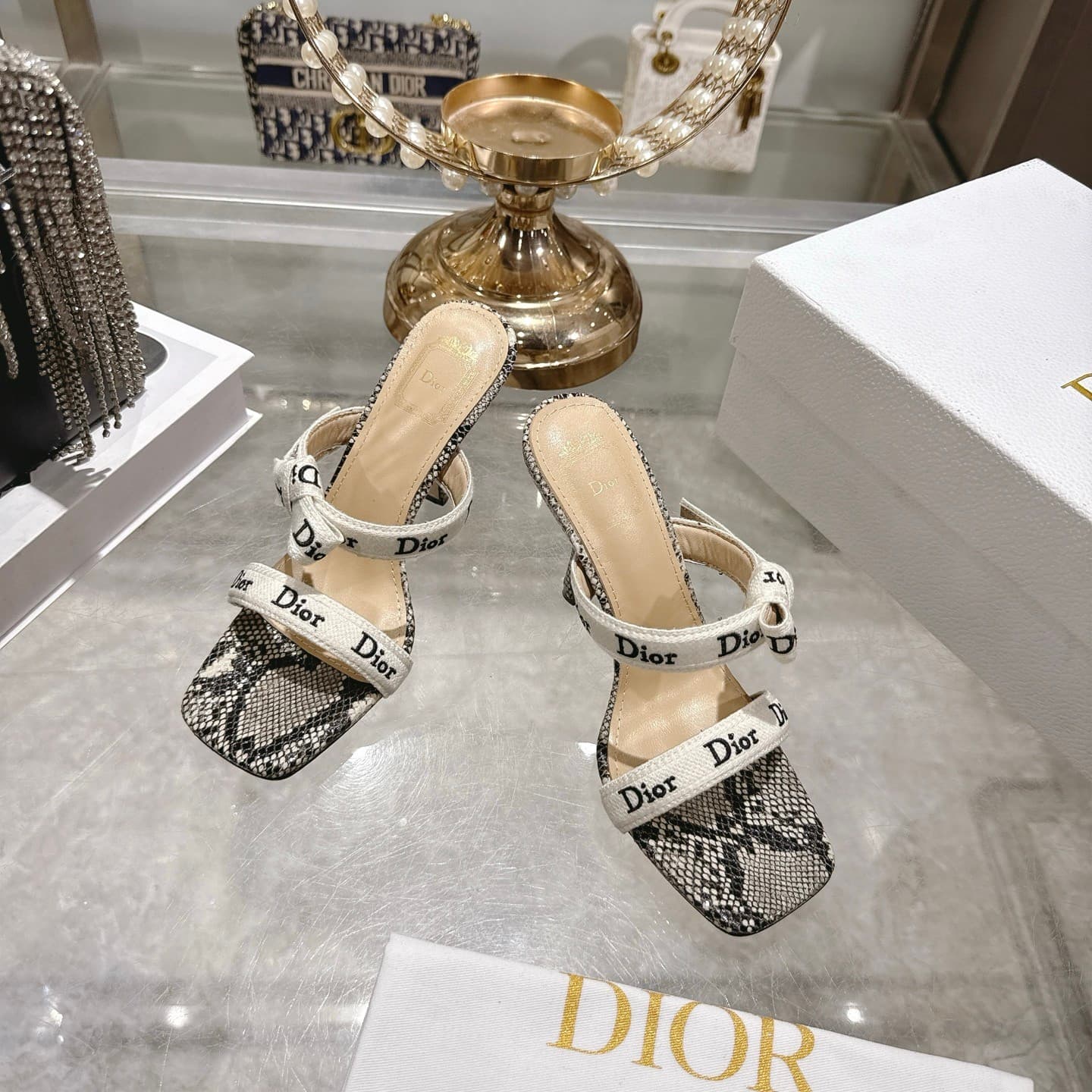 DR High heels 8.5cm