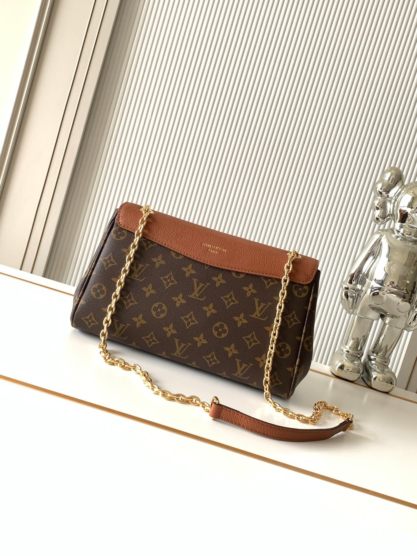 L X V Saint-Germain PM M27065 30.5x21x12.5cm