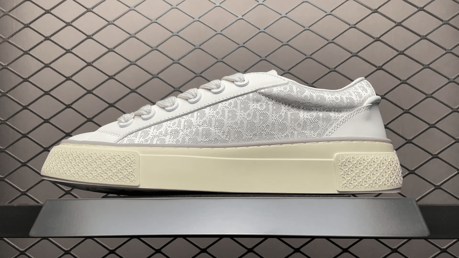 DR x DT B33 Sneaker