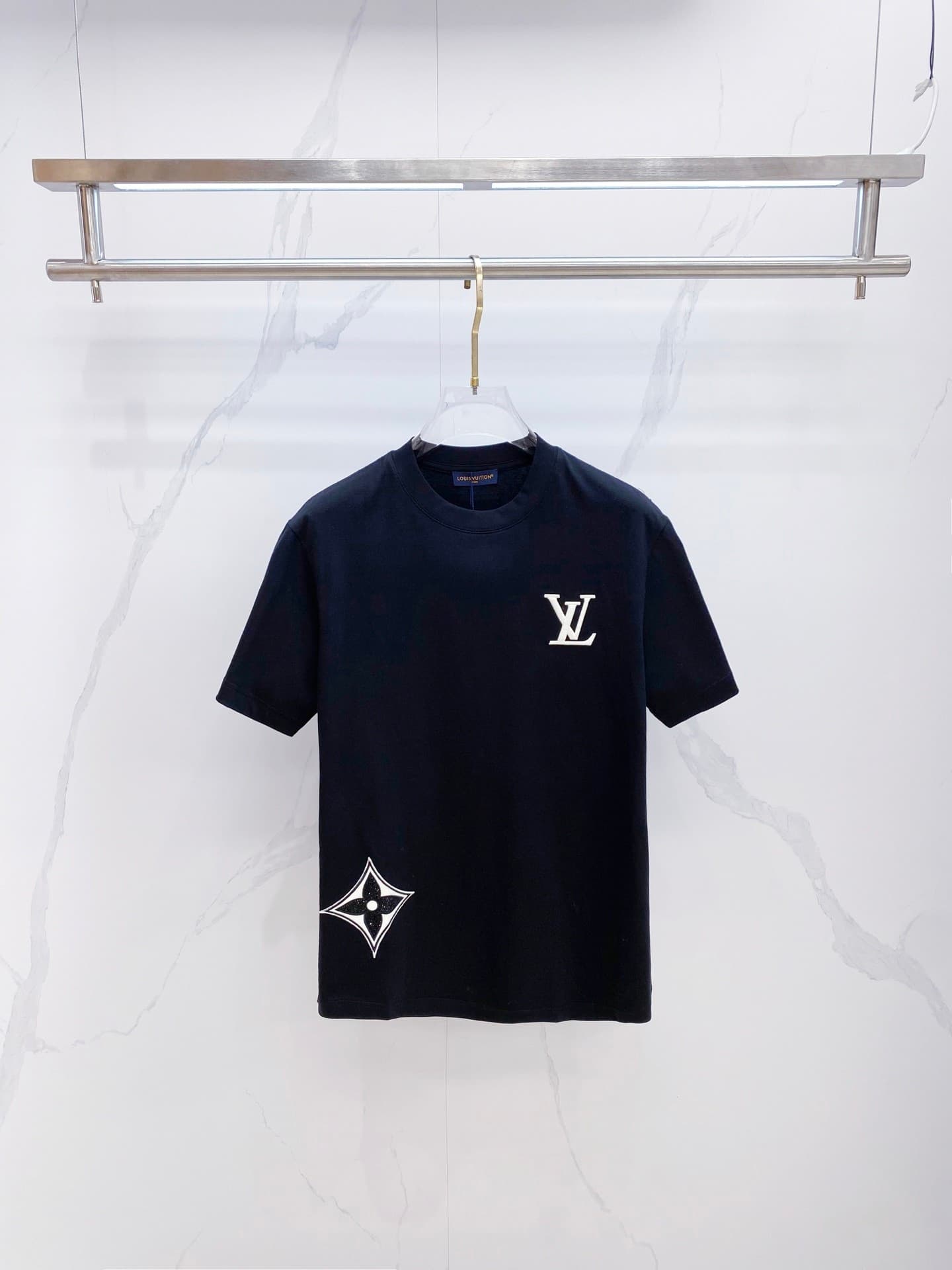 L X V T-shirt
