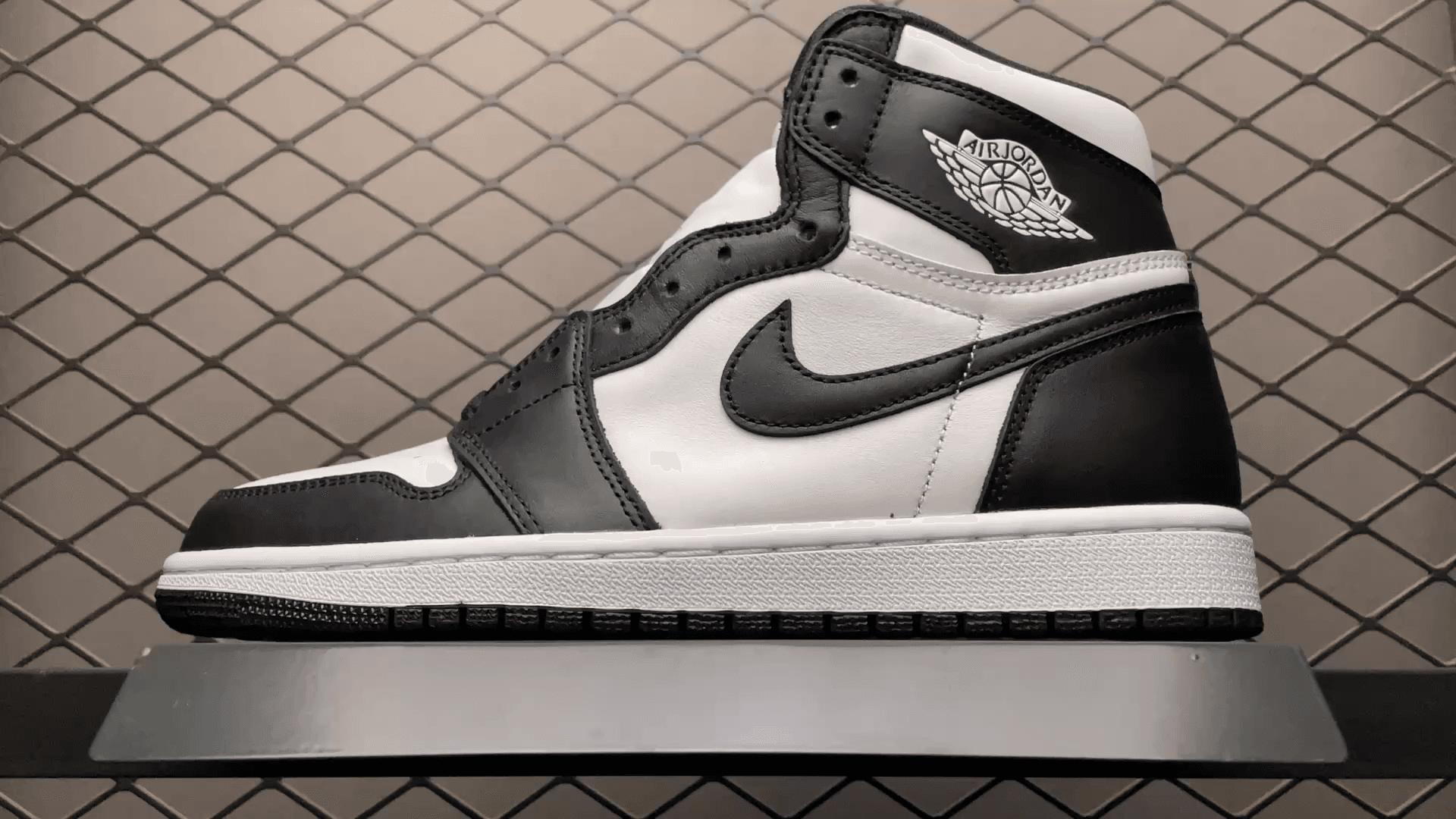 JRD 1 Retro High 85 Black White BQ4422-001