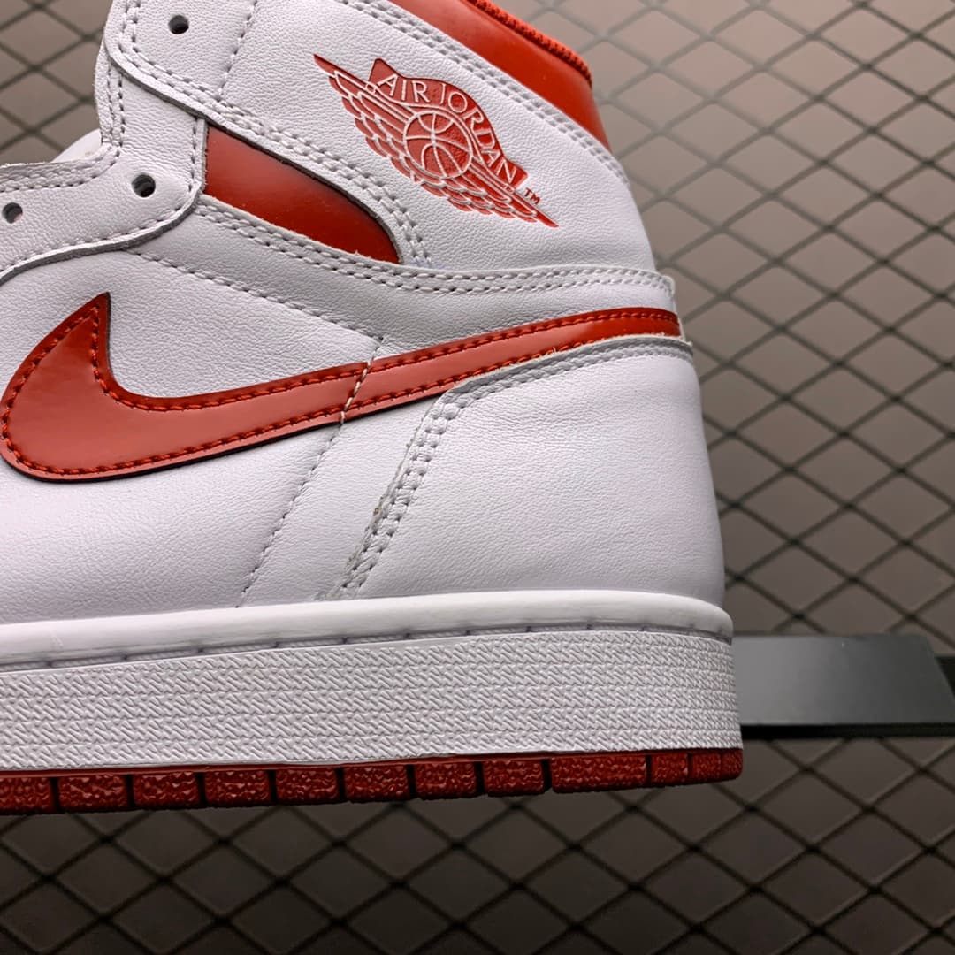 JRD1 Retro Metallic Red 555088-103
