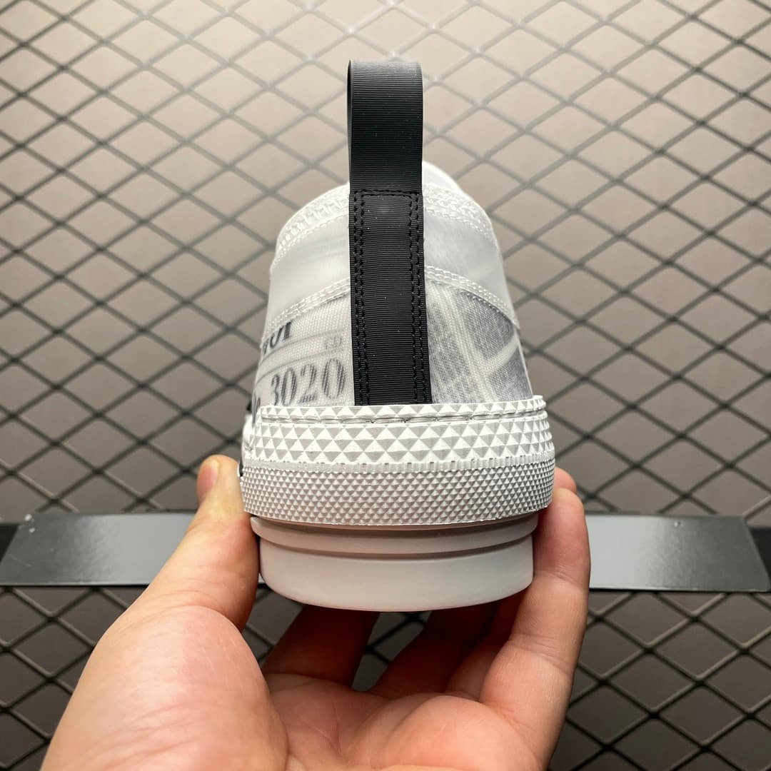 DR B23 LOW TOP OBLIQUE SNEAKER