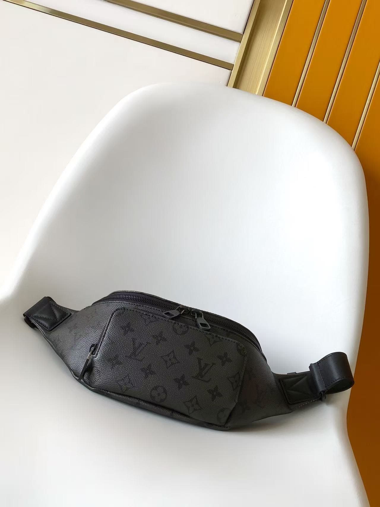 L X V Rush Pockets M26763 Size:30x15x8cm