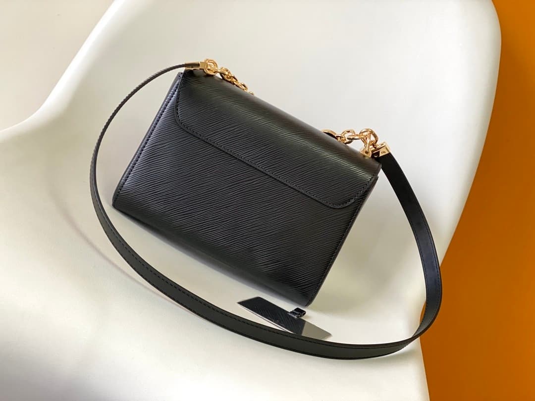 L X V Twist bags23x17x9.5cm