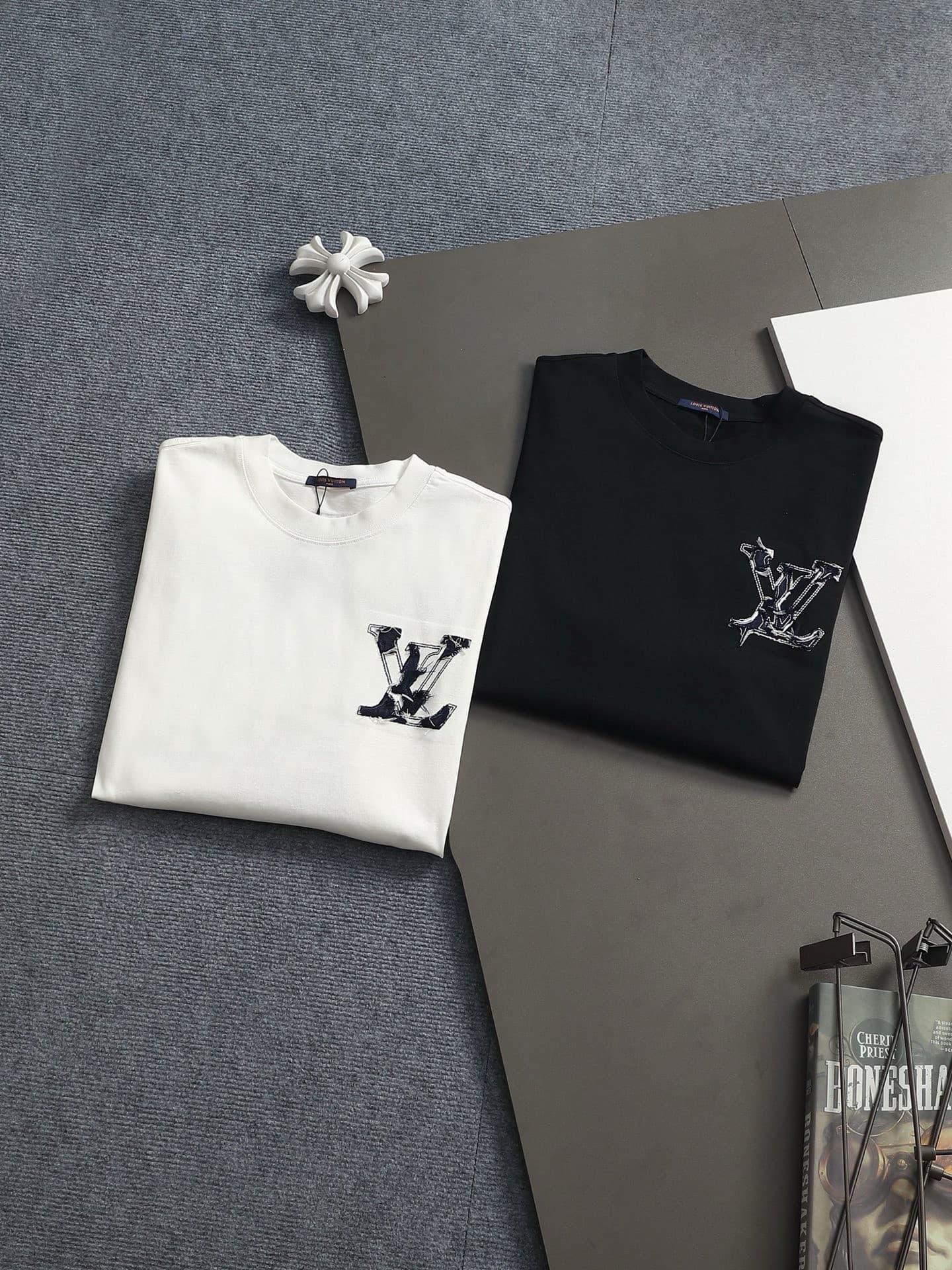 L X V T-shirt(Multiple colors)