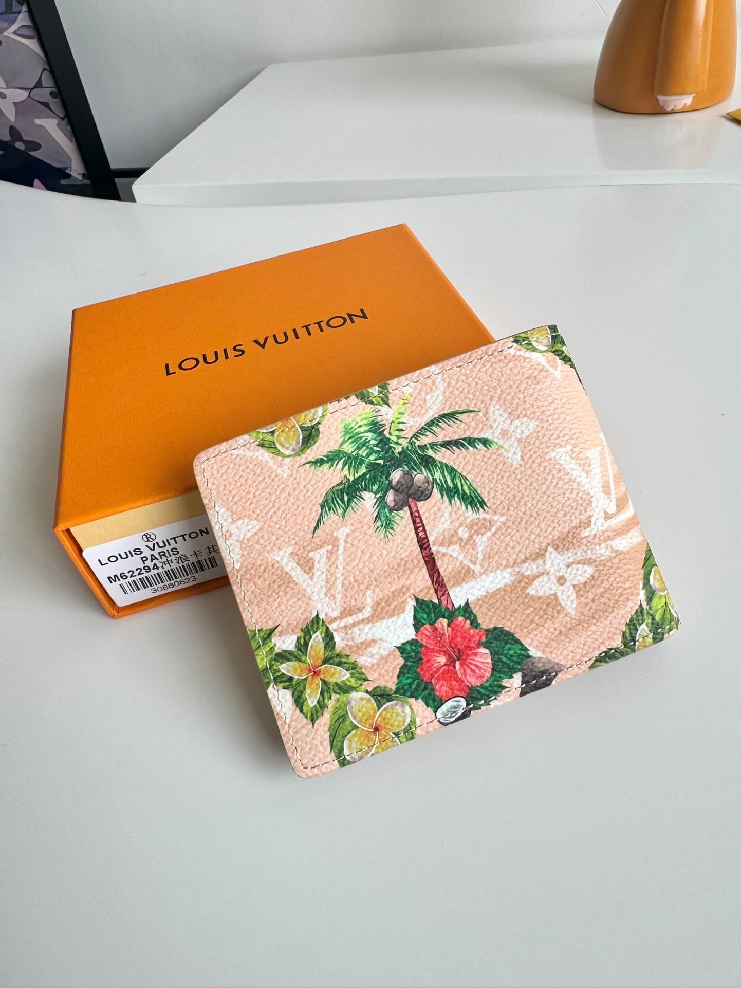 L X V Wallets M62294/M61697(Multiple sizes)