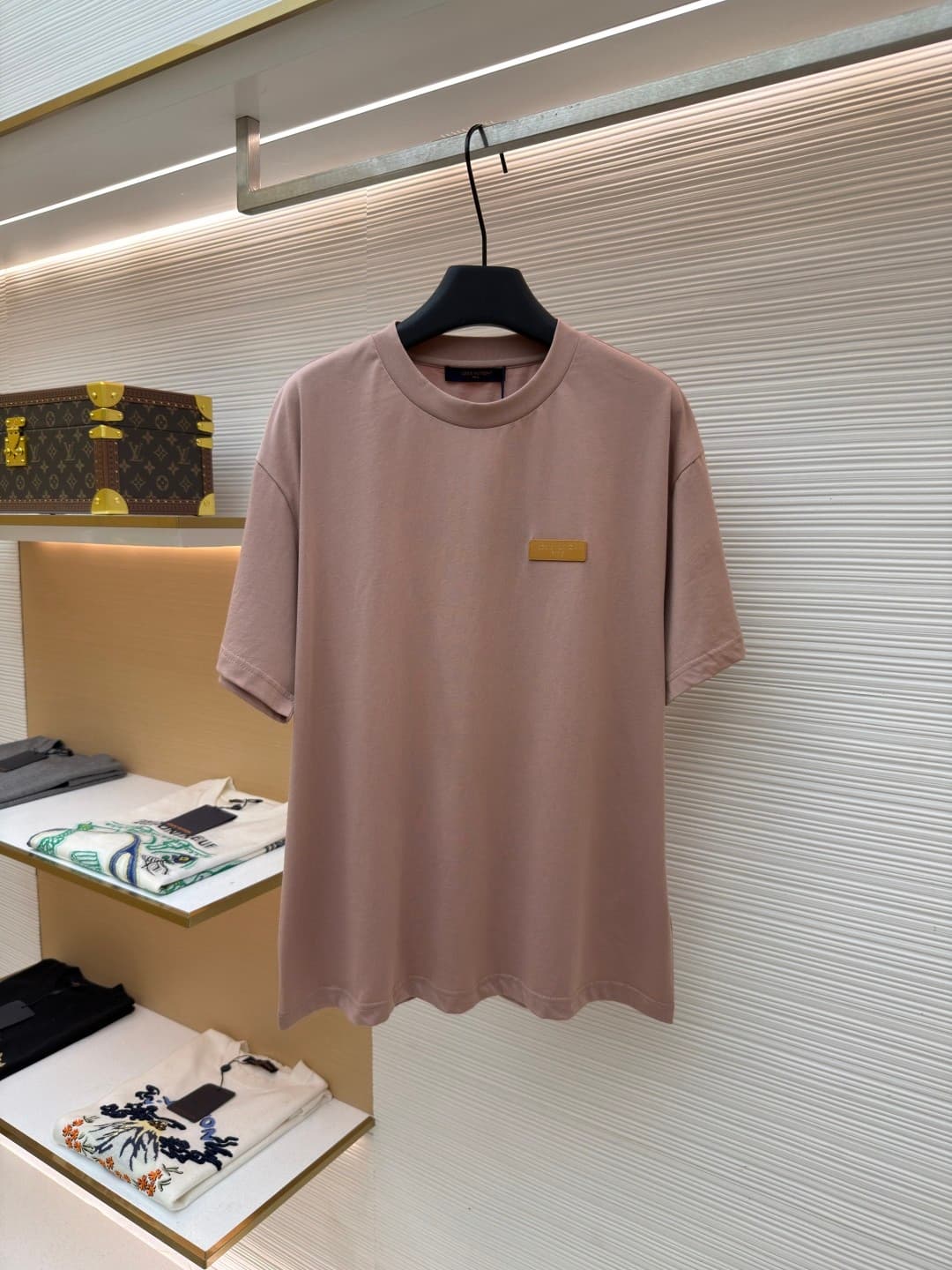 L X V T-shirt