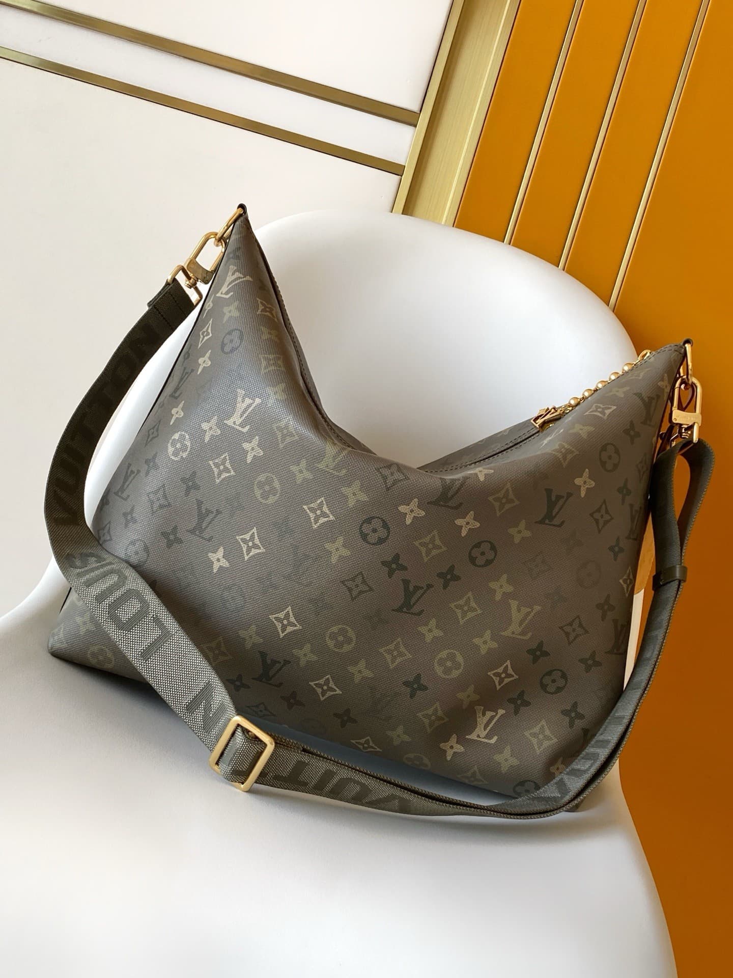 L X V Metis M27181 Size:48x36x12cm