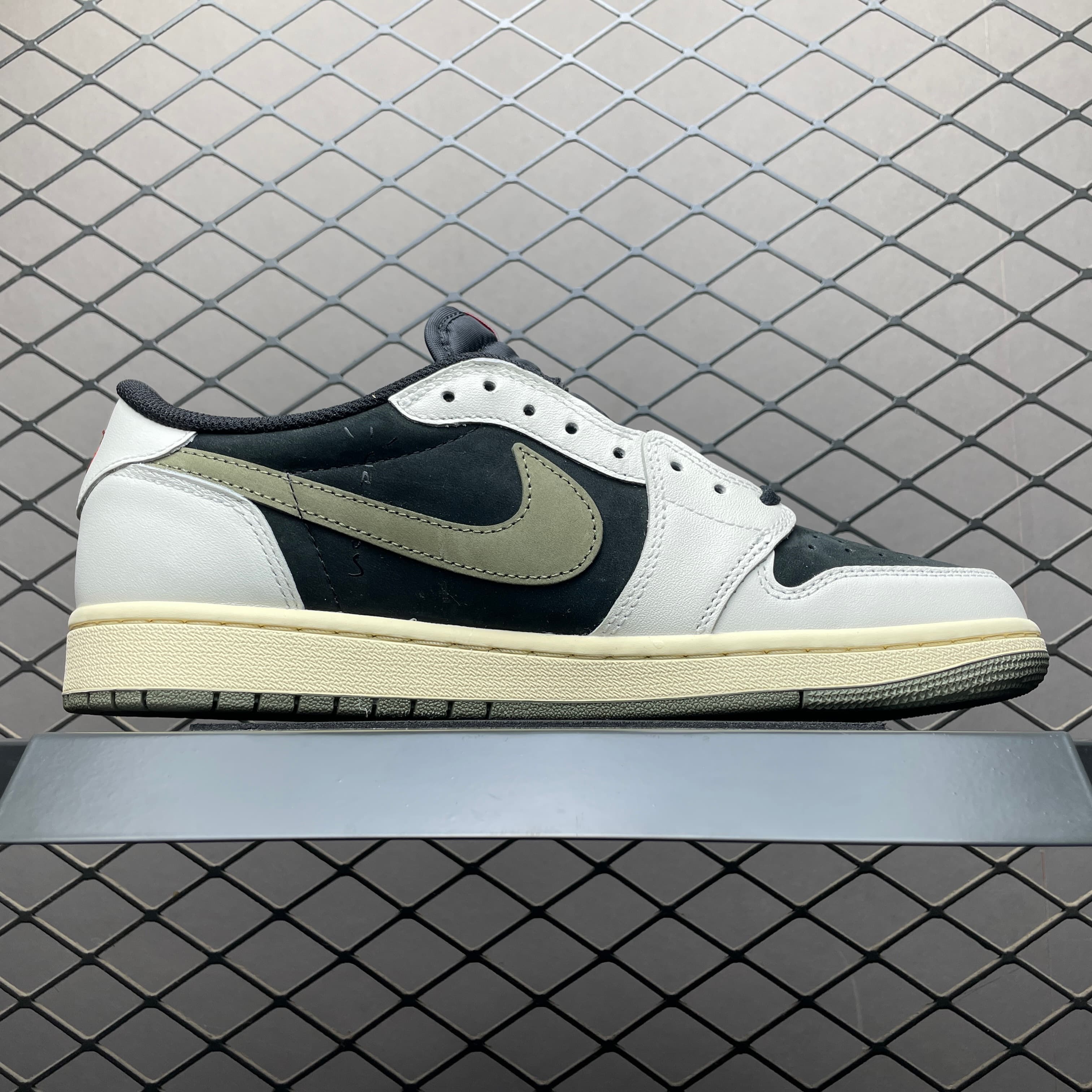 JRD 1 Retro Low OG SP Travis Scott Olive DZ4137-106