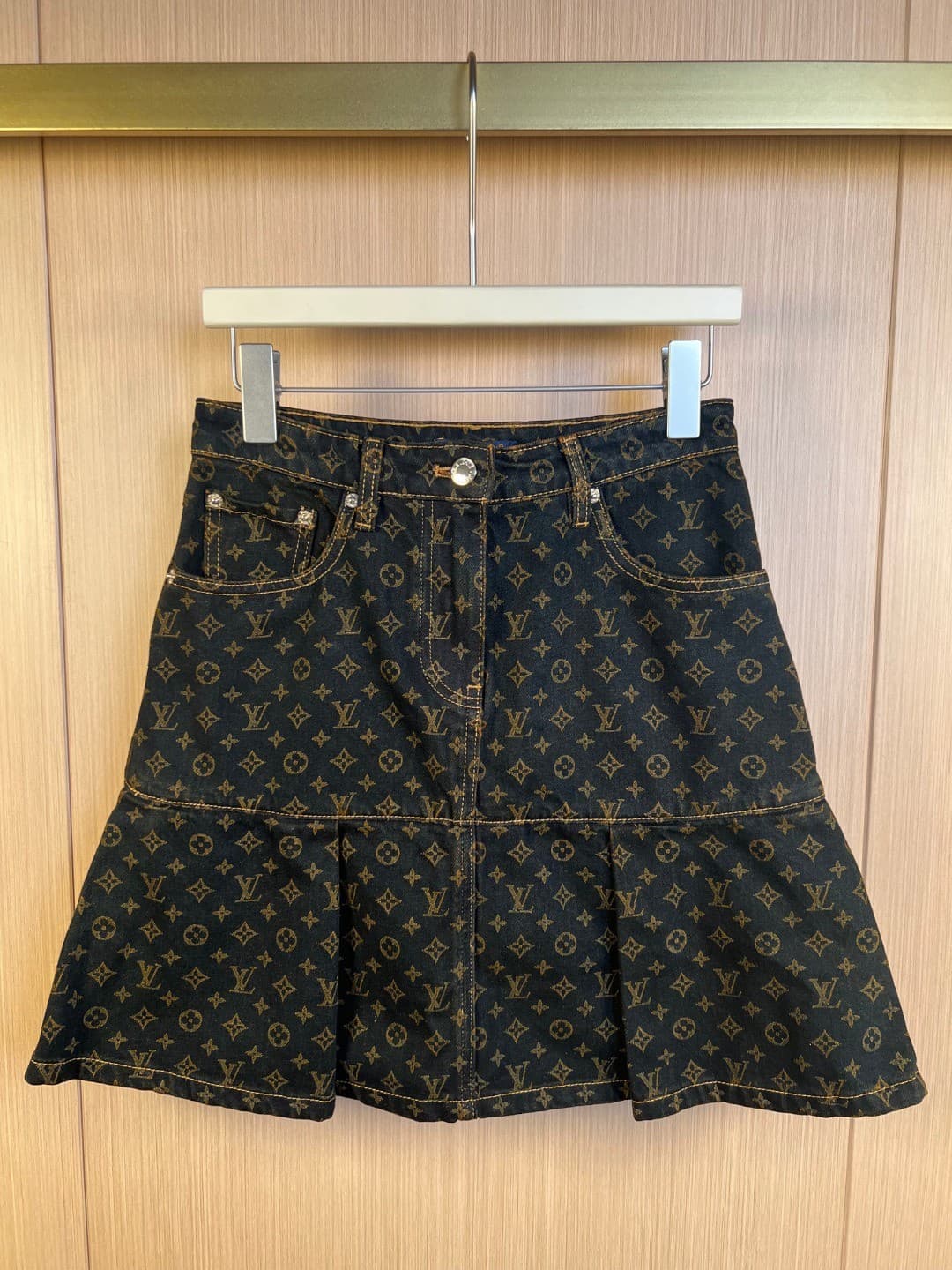 L X V Short denim skirt(Women's style)