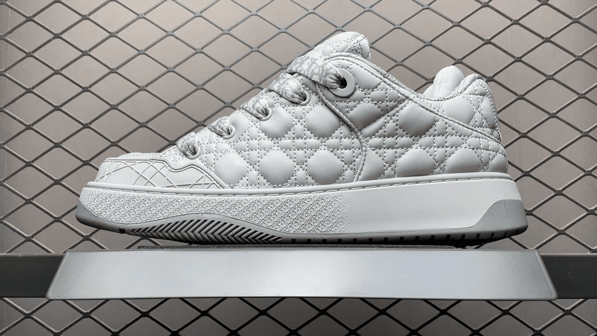 DR B9S Sneaker