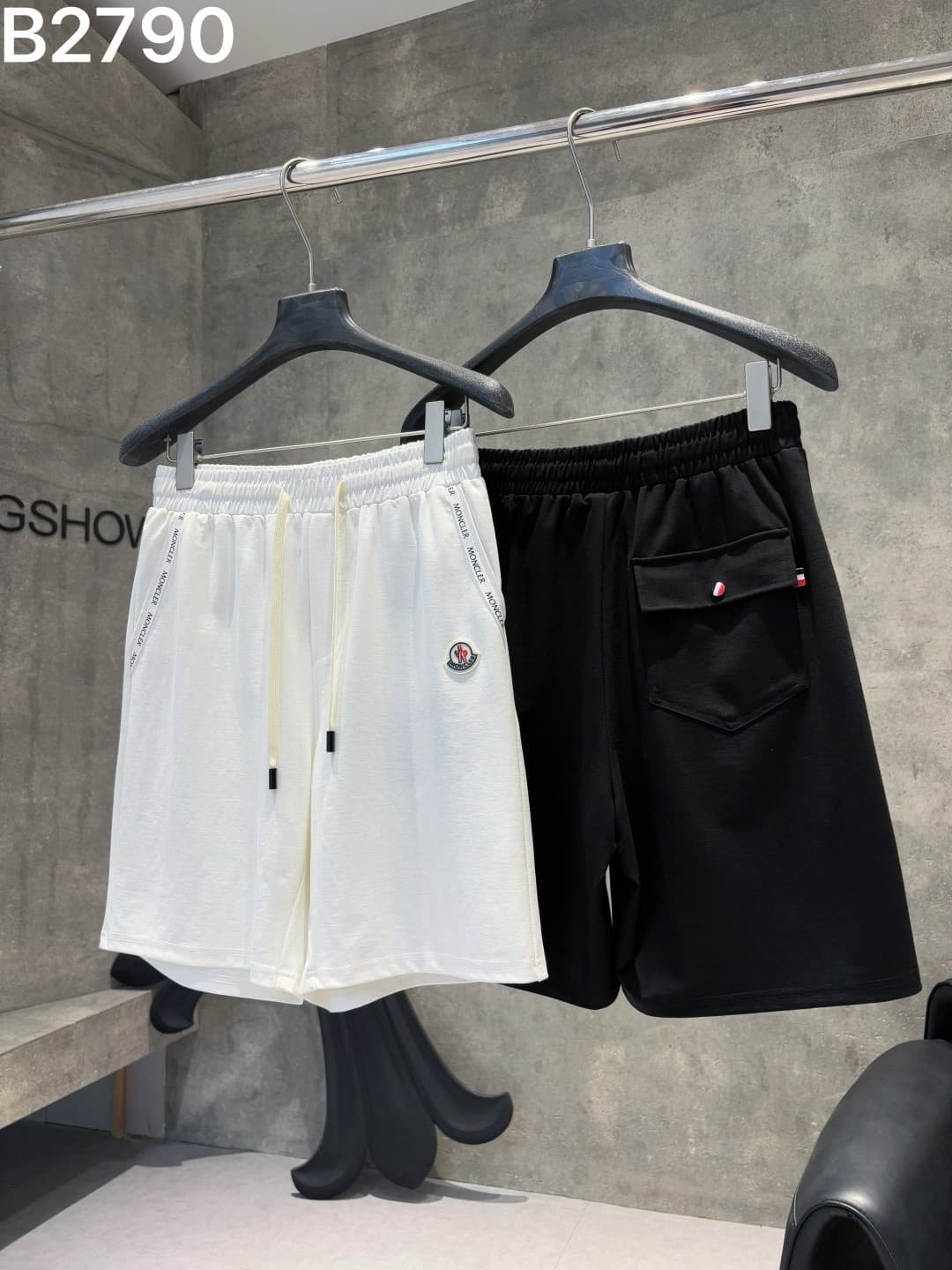 MONC Shorts(Multiple colors)