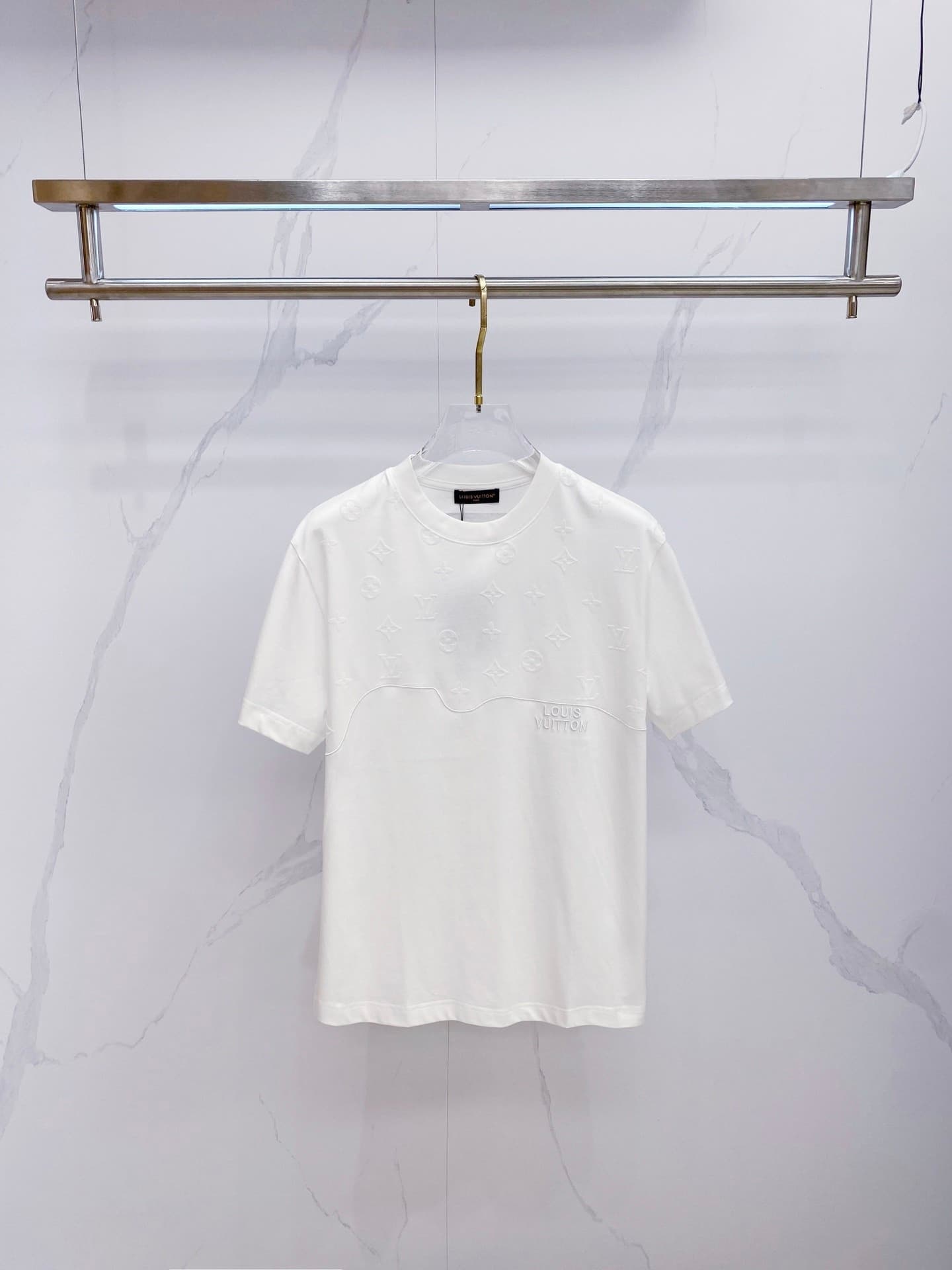 L X V T-shirt