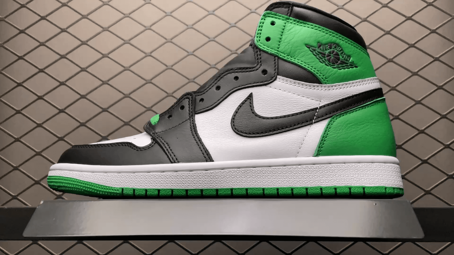JRD 1 Retro High OG Lucky Green DZ5485-031