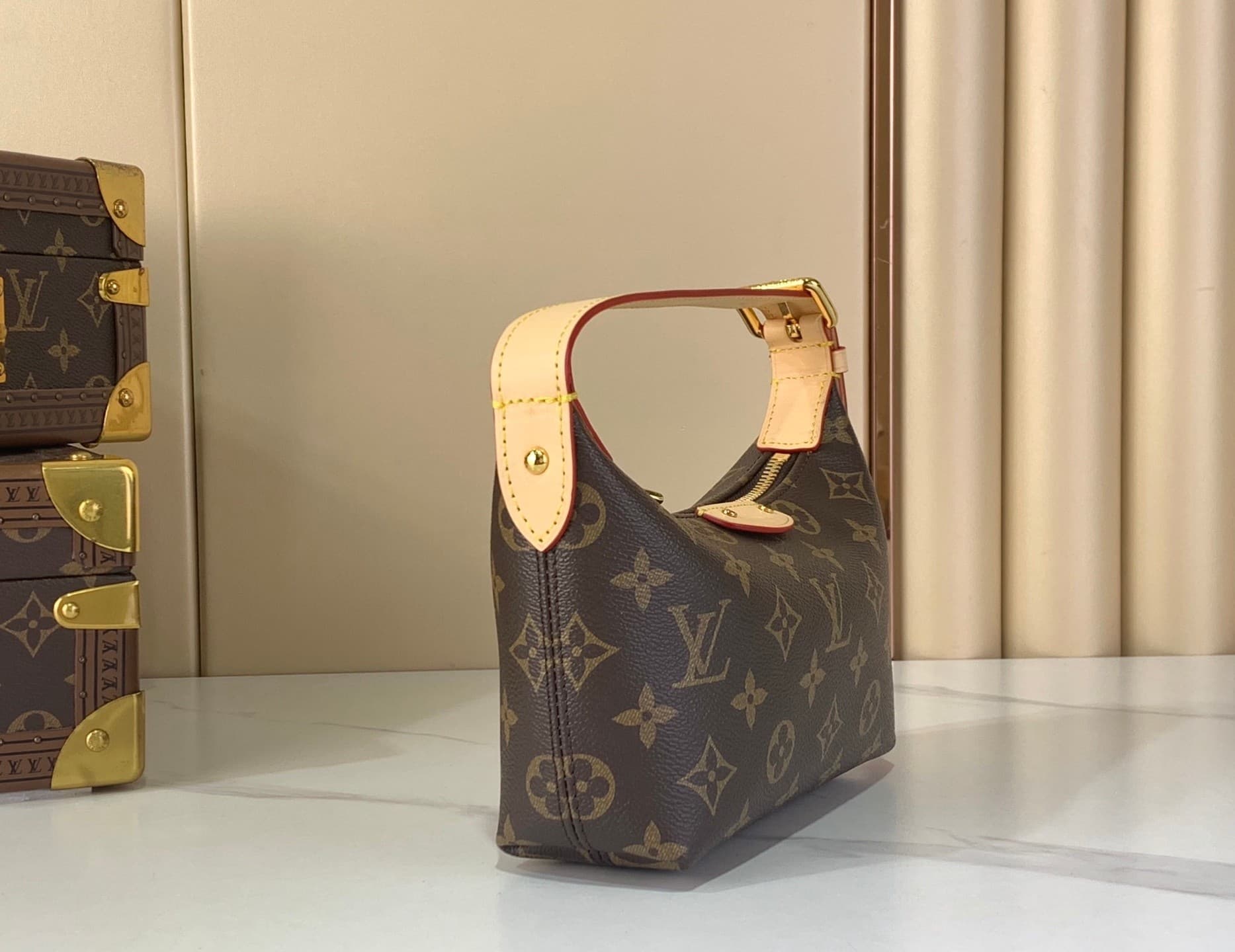 L X V POCHETTE HILLS M27509 18.5x11x6.5cm
