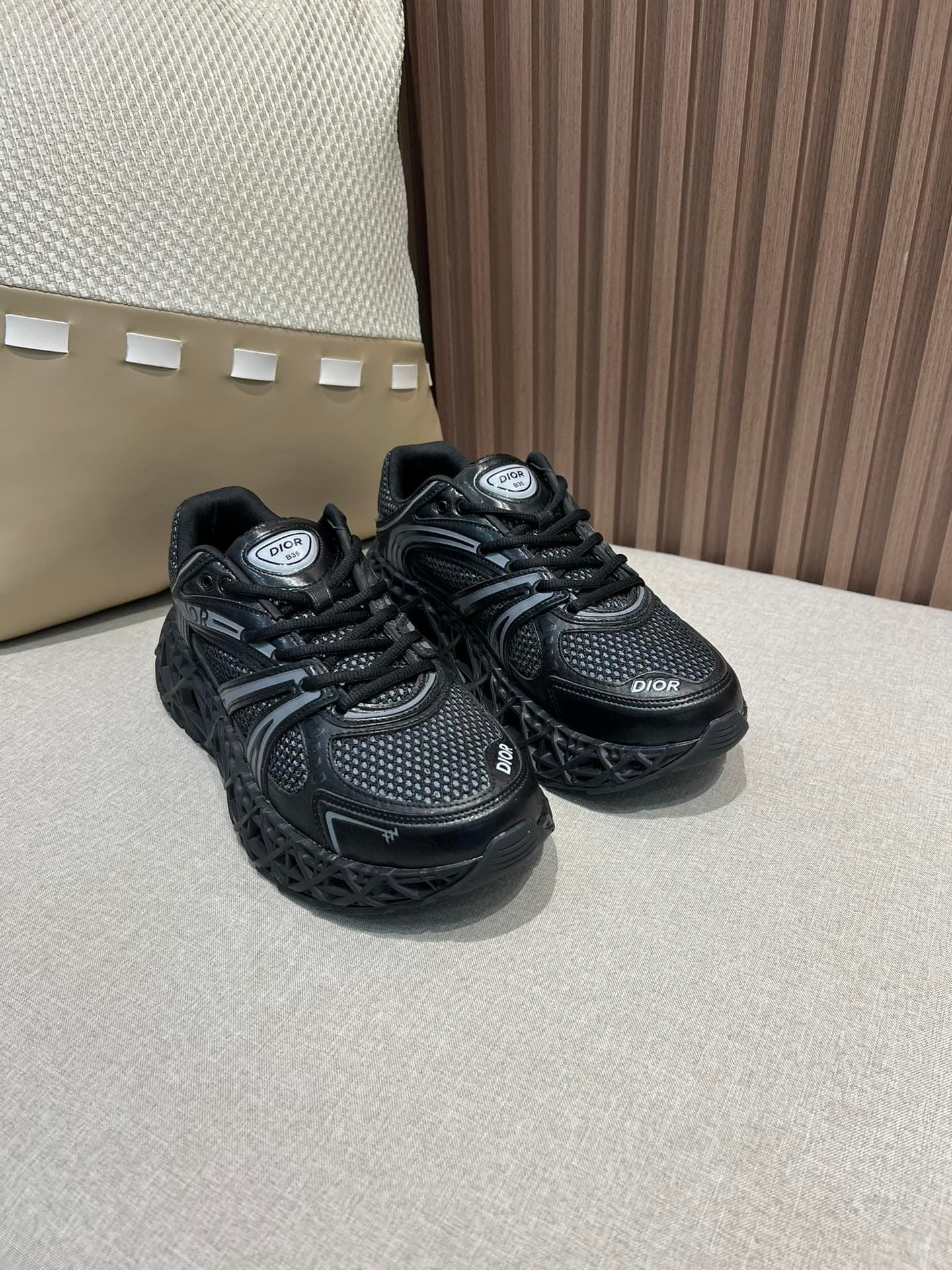DR Sneaker