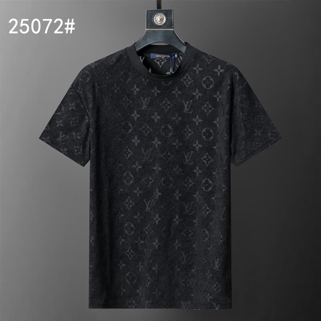 L X V T-shirt