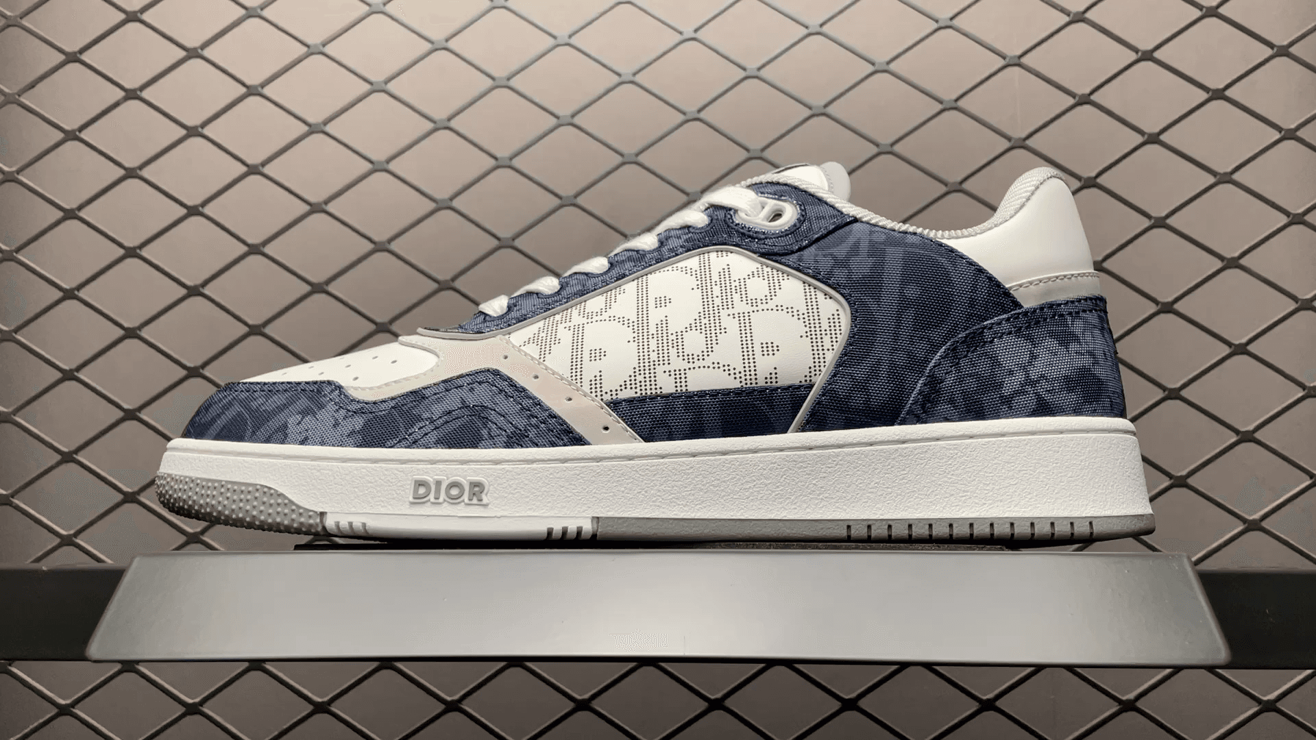 DR B27 Oblique Sneakers