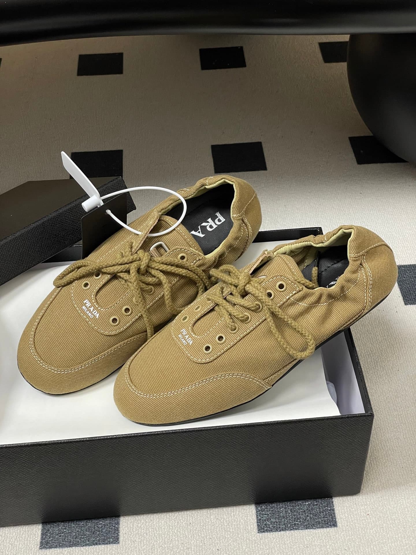 PRD sneaker(Women's style)