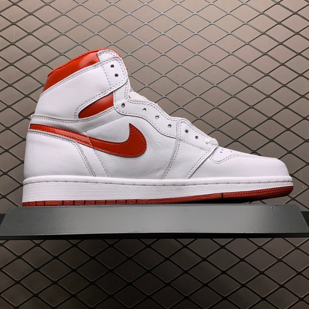 JRD1 Retro Metallic Red 555088-103