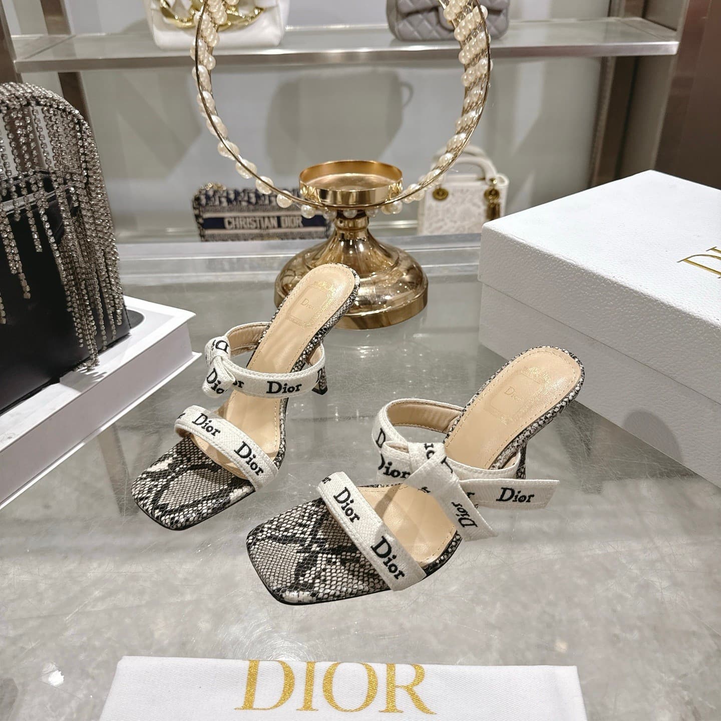 DR High heels 8.5cm