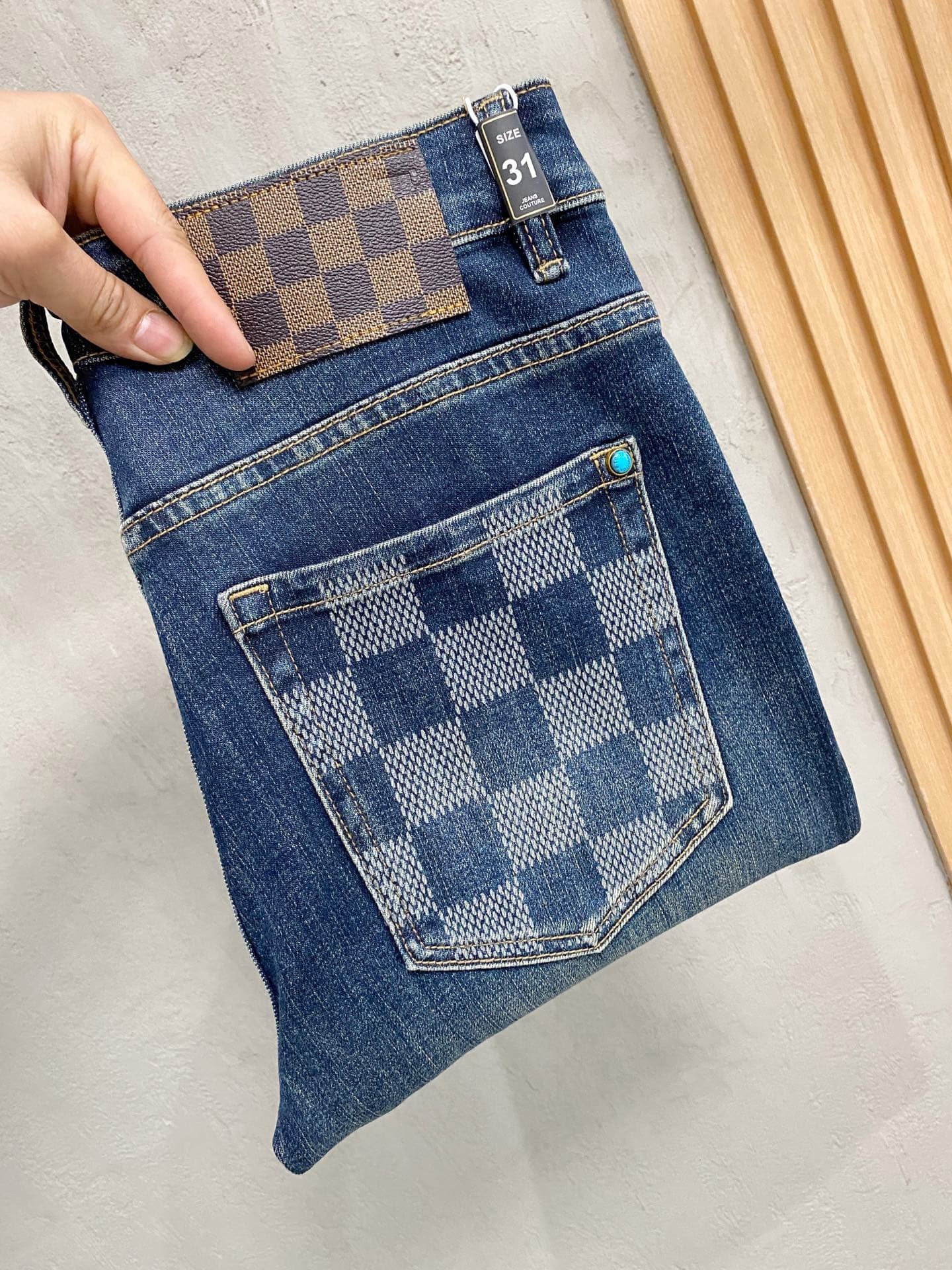 L X V Jeans
