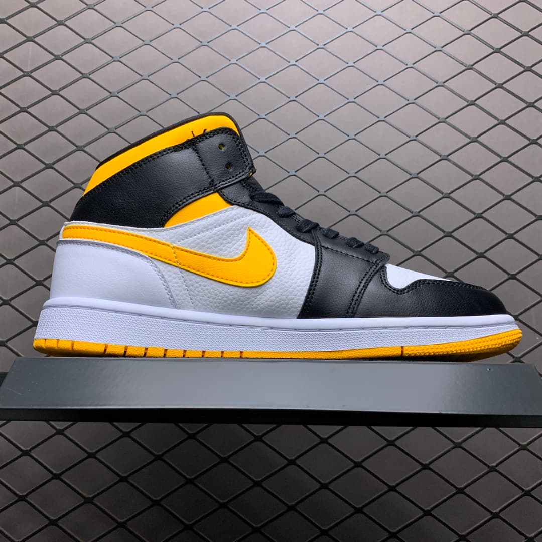 JRD1 Mid white black yellow CV5276-107