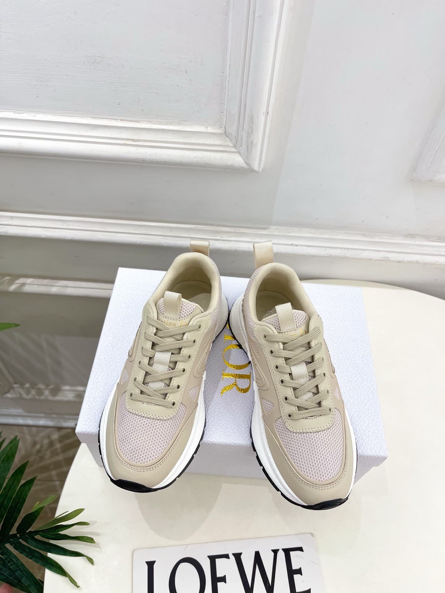 DR sneaker