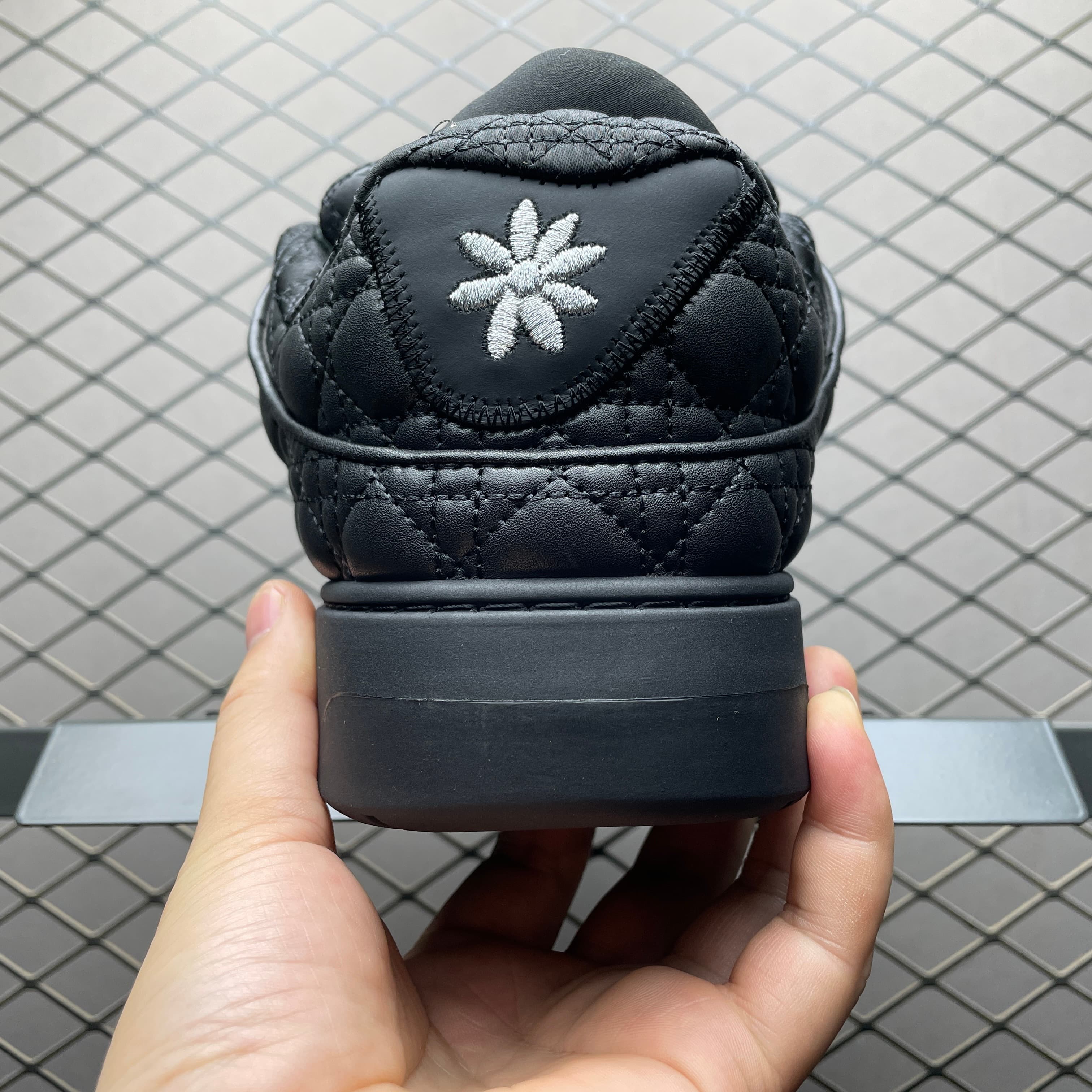 DR B9S Sneaker