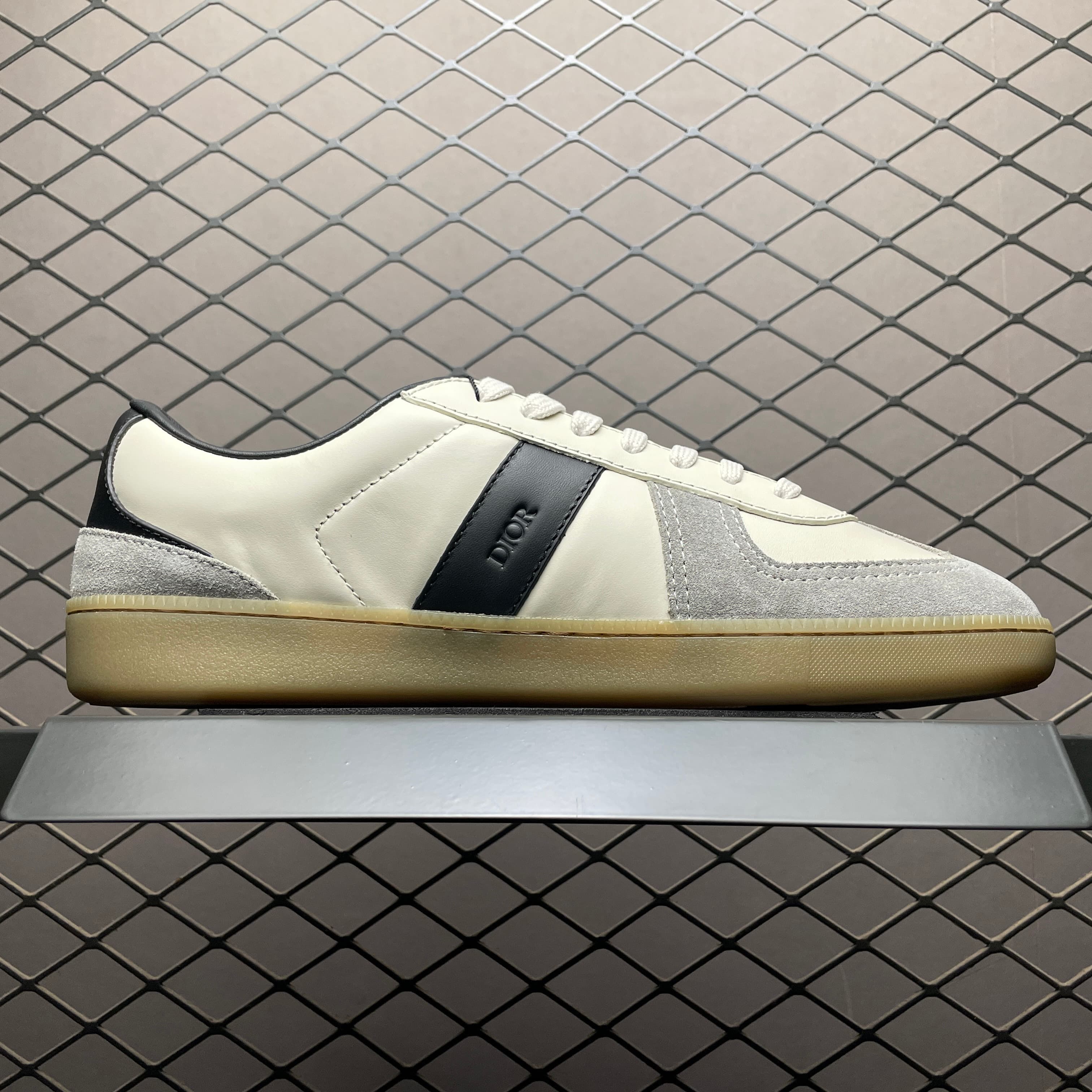 DR B01 Sneaker