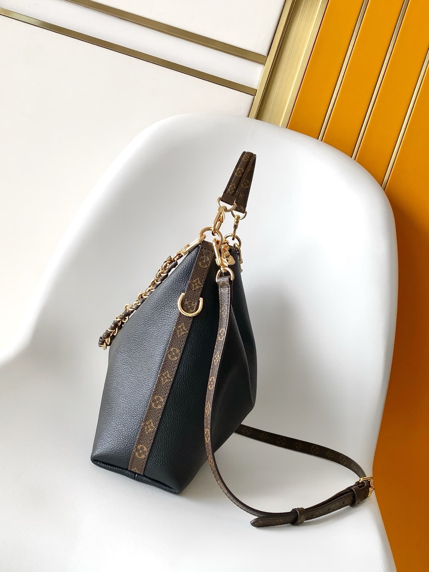 L X V MULTIPASS M29195 Size:30x26x10cm