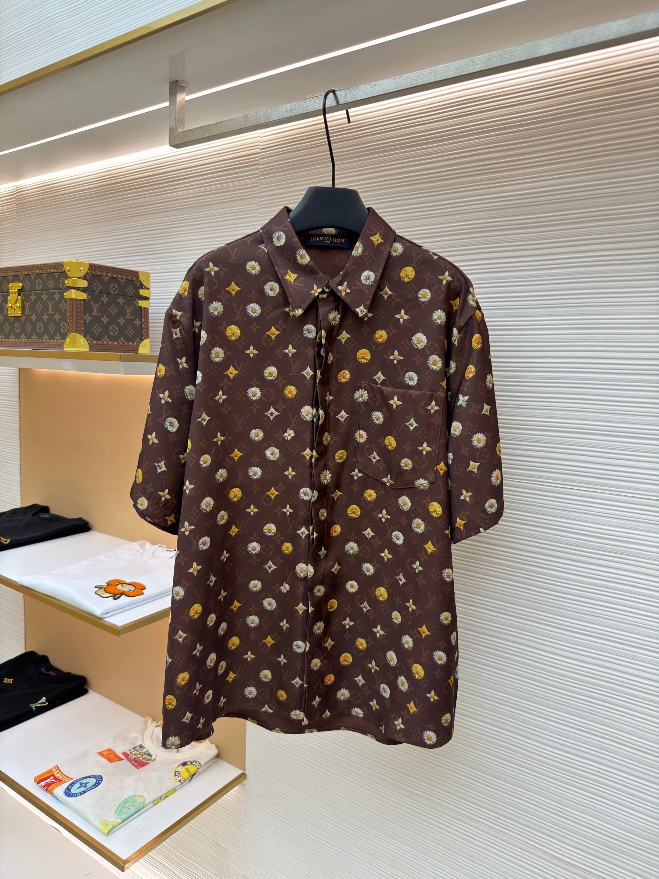 L X V Printed short sleeves