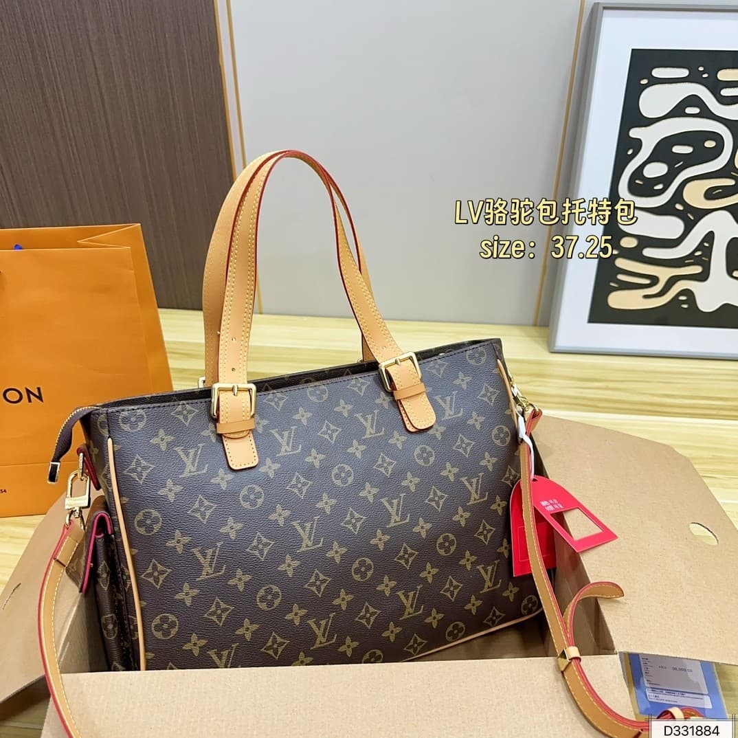 L X V Shoulder bag 37x25cm