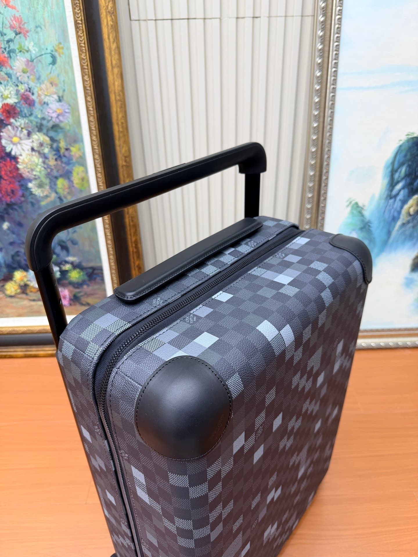 L X V Suitcase Size:55x38x21cm