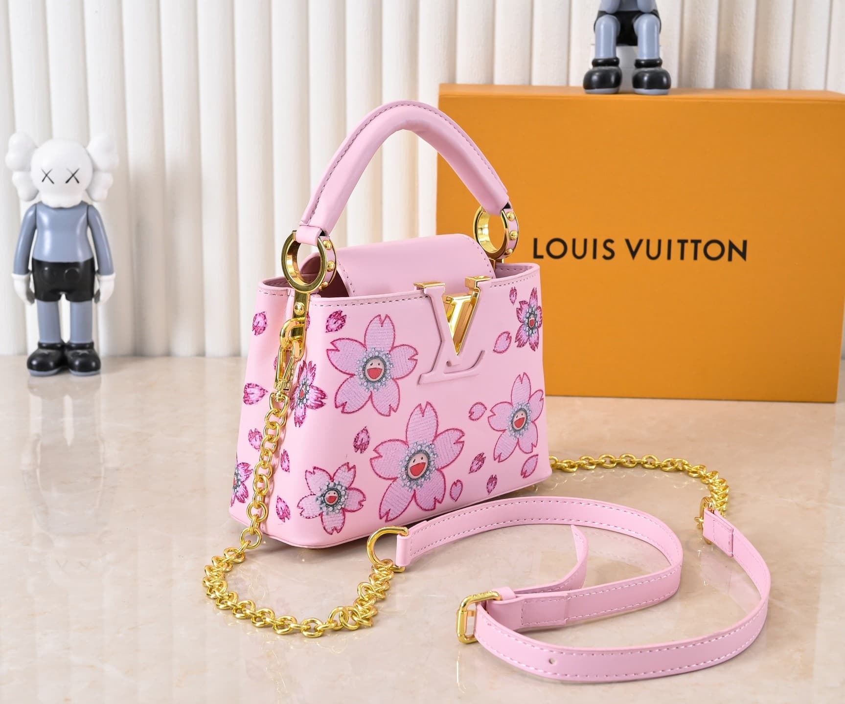 L X V Capucines M59939 Size:21x14x8cm