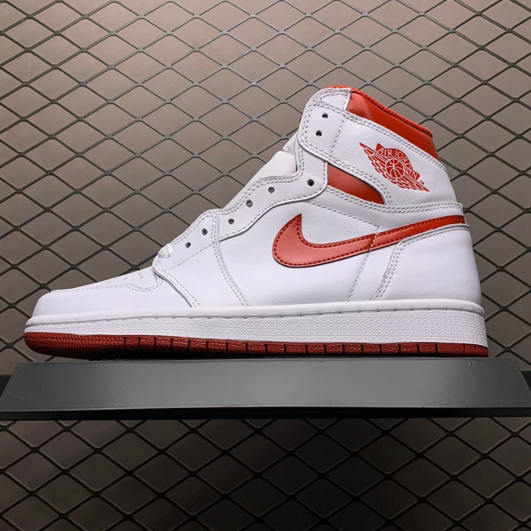 JRD1 Retro Metallic Red 555088-103