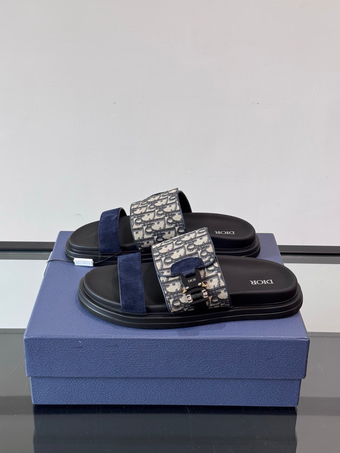 DR Men's slippers(Multiple colors)