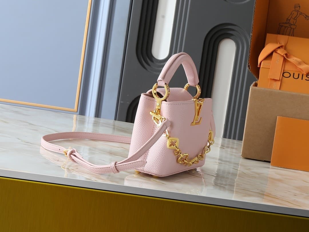 L X V Capucines bag 21x14x8cm