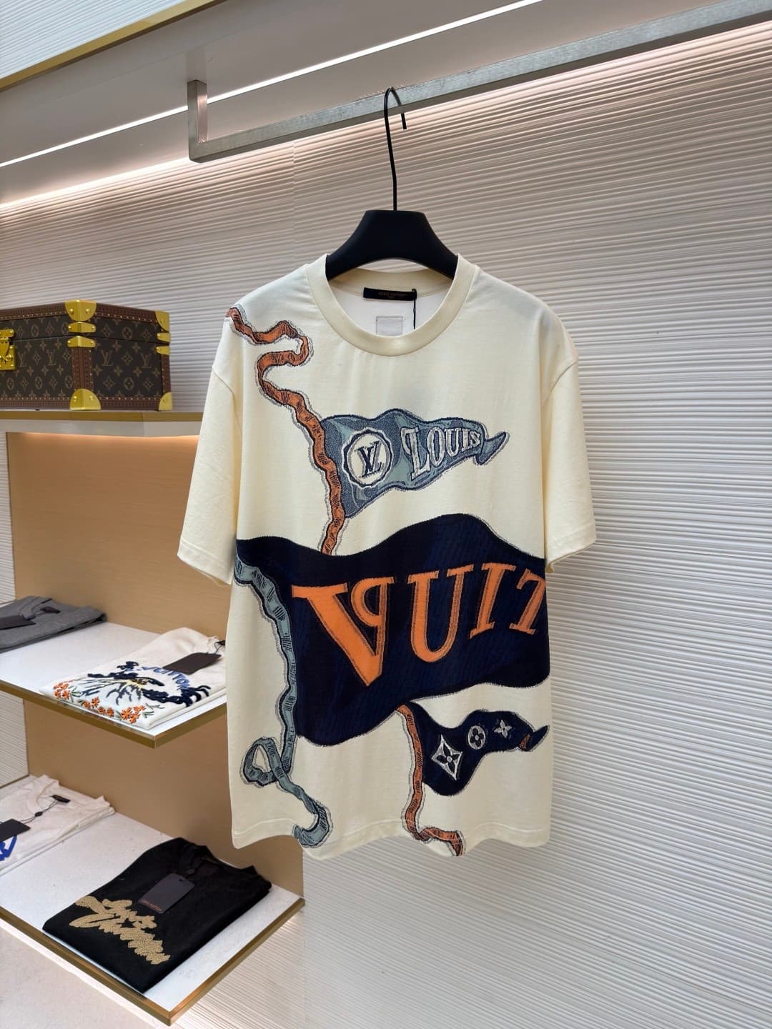 L X V T-Shirts